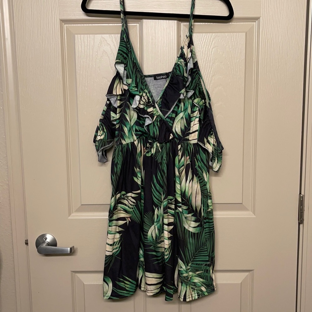 BOOHOO TROPICAL PRINT VACATION DRESS